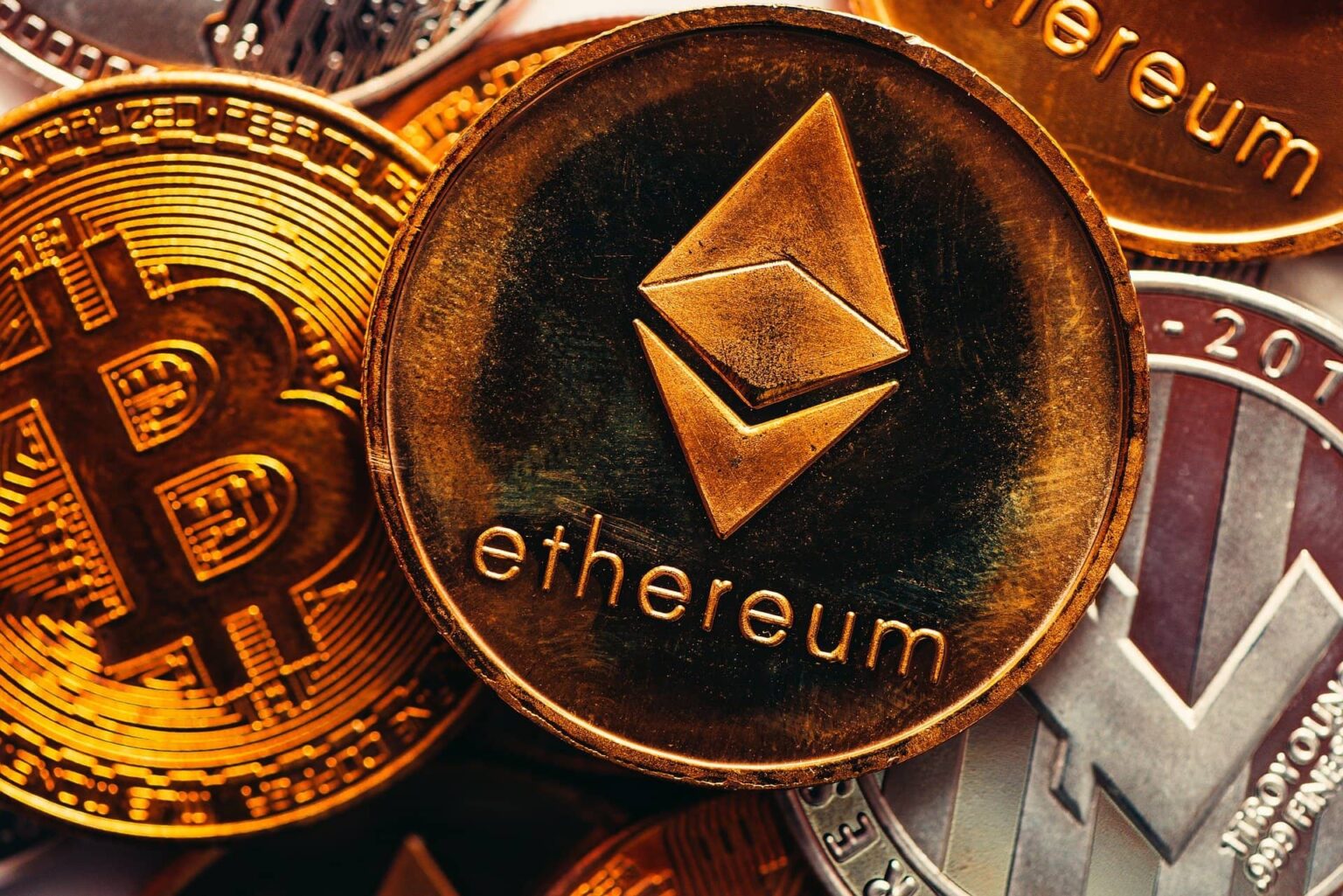 Ethereum Trades Under $3,000 Help, Why Is ETH Falling Since November?